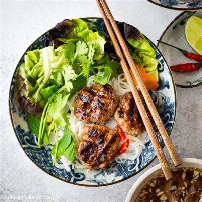 Bún Chả Hà Nội: An Exquisite Fusion of Grilled Pork, Vermicelli Noodles, and Refreshing Herbs!