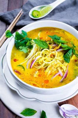  Khao Soi: A Creamy Coconut Curry Broth Bursting With Aromatic Spices and Textural Delights!