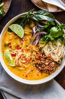  Khao Soi Gai: A Creamy Coconut Curry Noodle Soup Experience That Will Transport You To Culinary Nirvana!