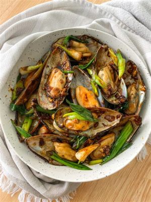  Ningde's Stir-Fried Mussels with Garlic and Chili: Can This Spicy Seafood Sensation Truly Conquer Your Cravings?