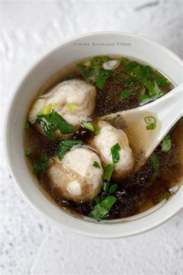  Shenzhen Fish Ball Soup: A Symphony of Briny Freshness and Delicate Umami Explosions!