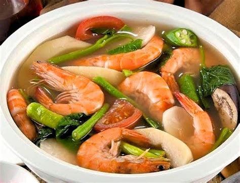  Sinigang na Hipon: A Tangy and Refreshingly Savory Soup Perfect for Cooling Down on a Hot Day!