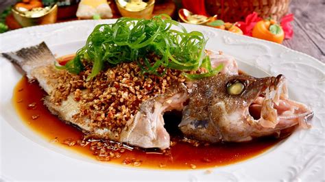  Spicy Steamed Fish Head With Pickled Cabbage; A Symphony of Tangy and Fiery Flavors